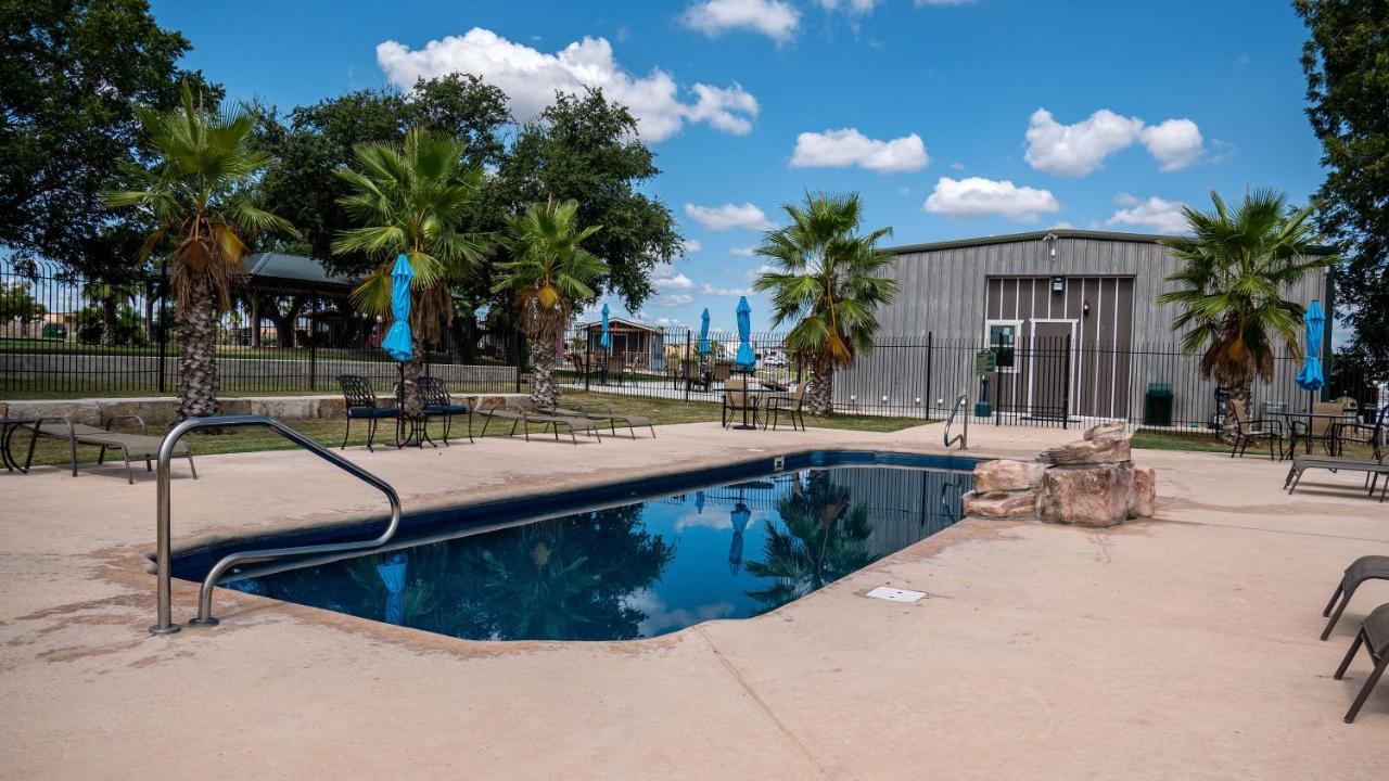 Rivercity Rv Park New Braunfels Bagian luar foto